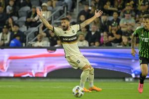 吉鲁：伊布可能看起来很傲慢，但实际上他非常有魅力