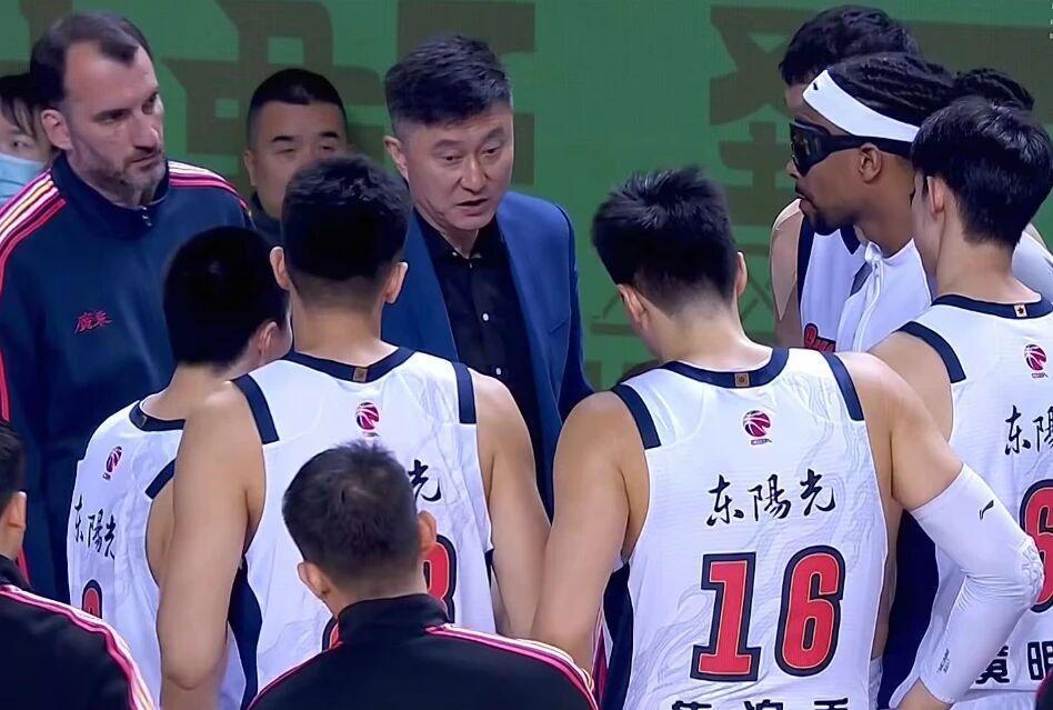 华体会网址-广东男篮心仪大外援曝光，球迷呼吁朱芳雨签2米18悍将，场均20+11